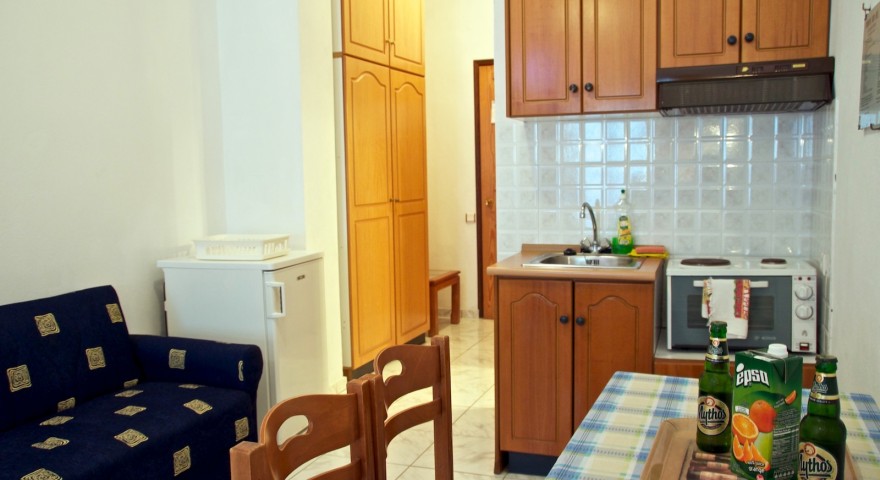 Studio 4 kitchen