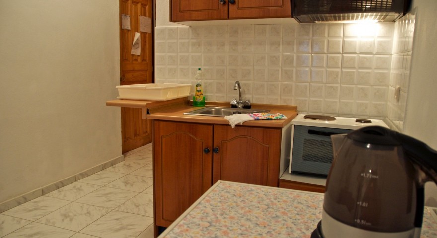 Studio 6 kitchen 