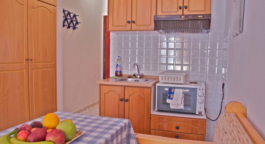 Studio 8 kitchen