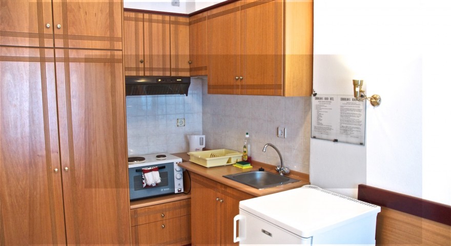 Studio 17 kitchen