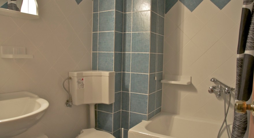 Apartment  34 bathroom 